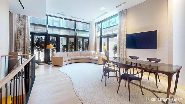 $3,295,000 | 166 Perry Street, Unit 1C | West Village