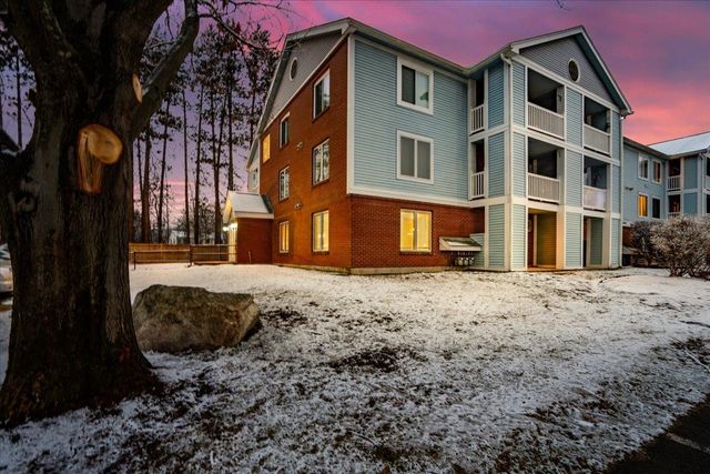 $295,000 | 2 Timberwood Drive, Unit 102 | Pinardville