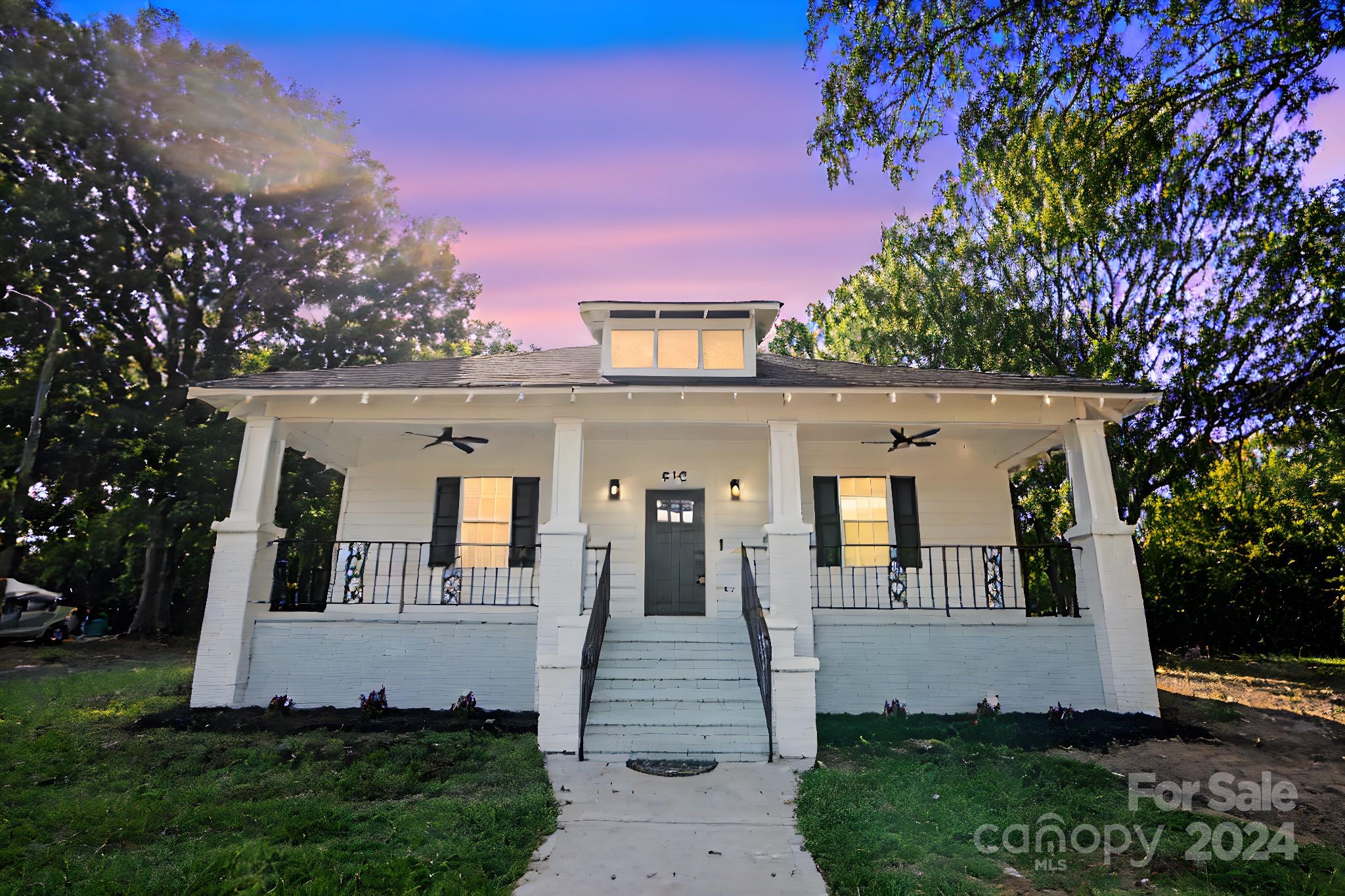 front view of house with a yard