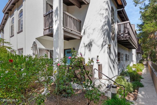 $685,000 | 528 Water Oak Lane, Unit E | Oak Park