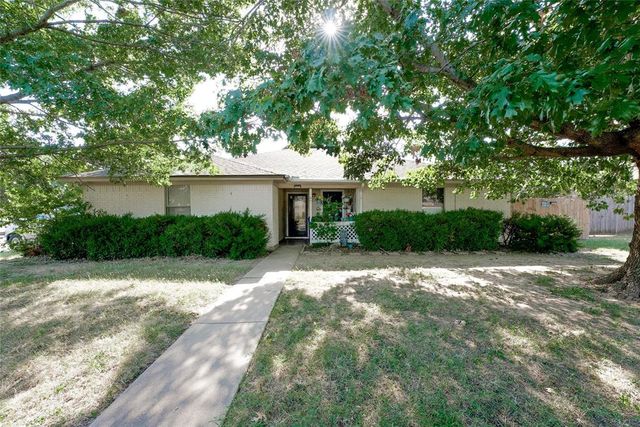 $254,999 | 801 James Circle | Burleson