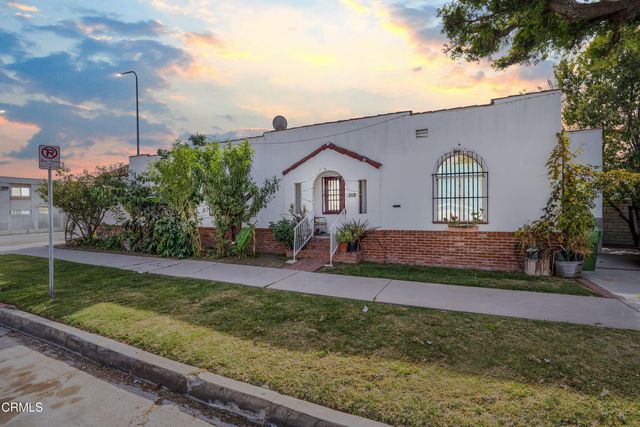 $850,000 | 2701 South La Brea Avenue | Mid-City