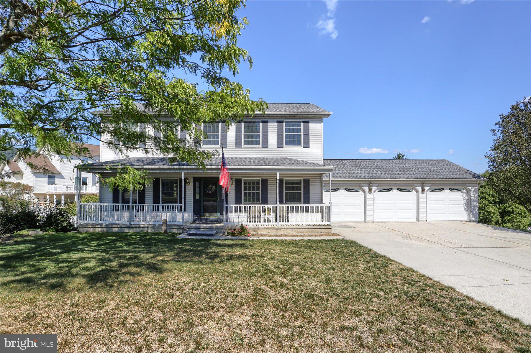 Westbury Charmer with 3 Car Garage