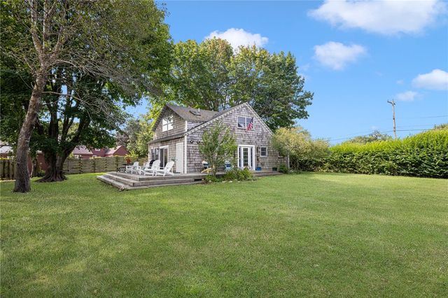 $1,375,000 | 703 Corn Neck Road | Sheeps Meadow