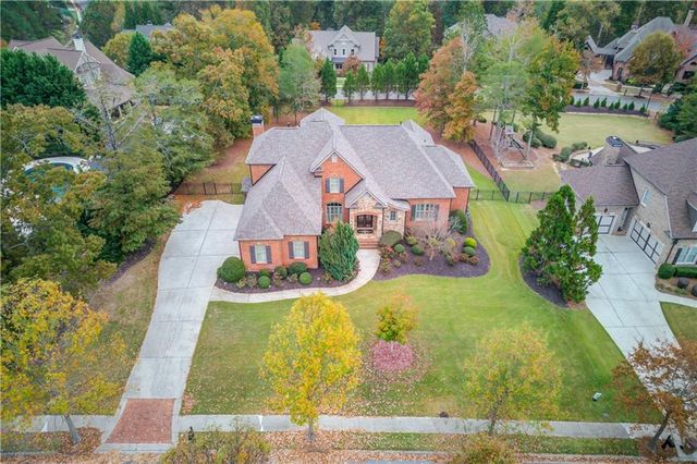 $1,115,300 | 2165 Vesper Oak Drive Northeast | Chateau Elan