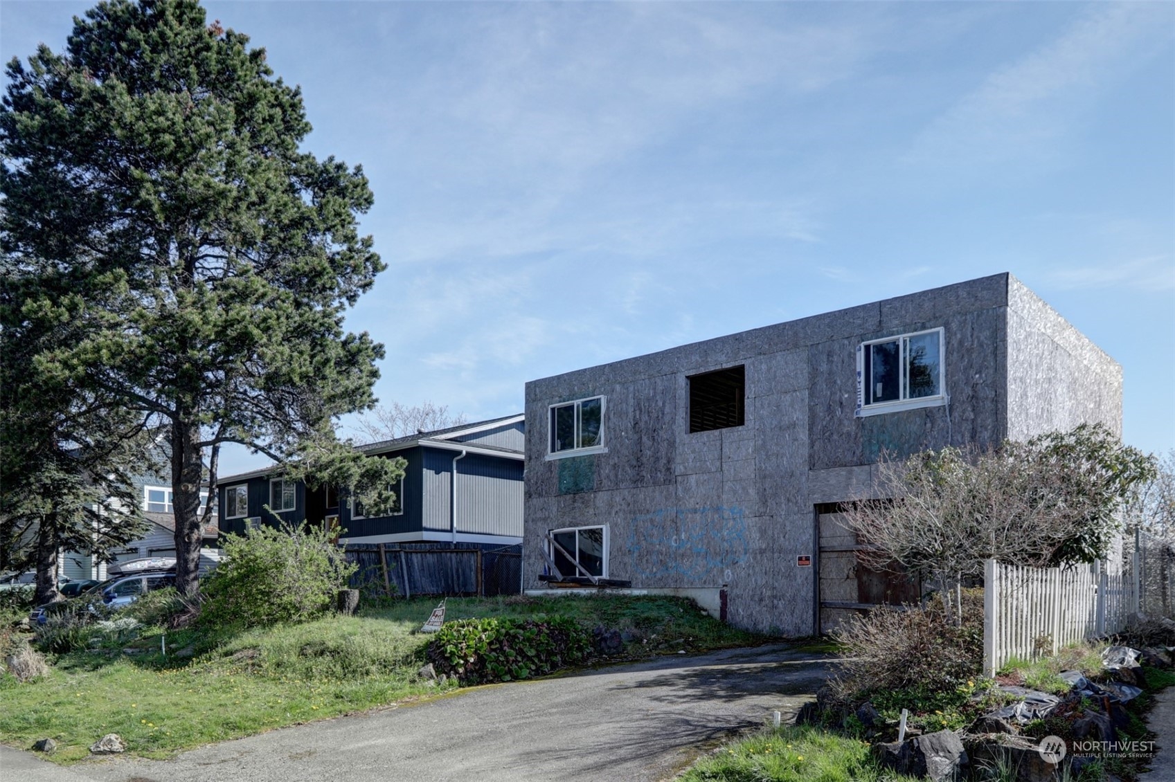 a house view with a outdoor space