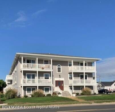 $525,000 | 709 Ocean Avenue, Unit 3 | Avon-by-the-Sea