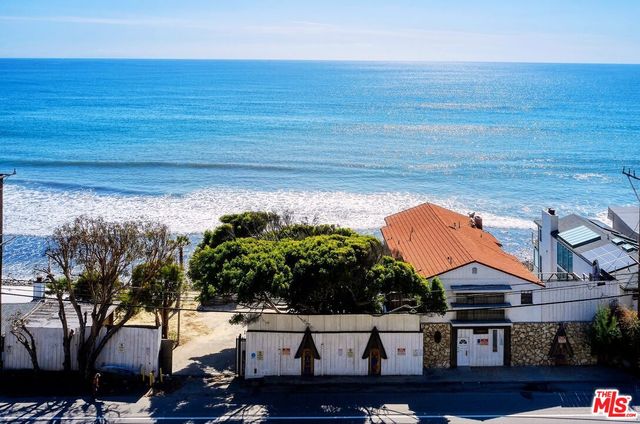 $18,000,000 | 18904 Pacific Coast Highway | Malibu Beach