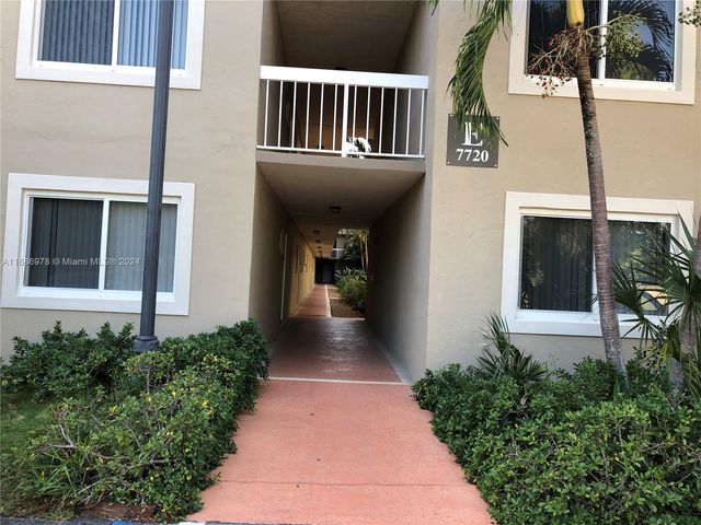 $2,000 | 7720 Camino Real, Unit E112 | The Village of Kings Creek Condominiums