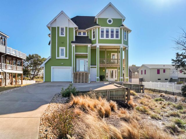 $939,000 | 405 West Sandpiper Terrace | Old Nags Head Cove