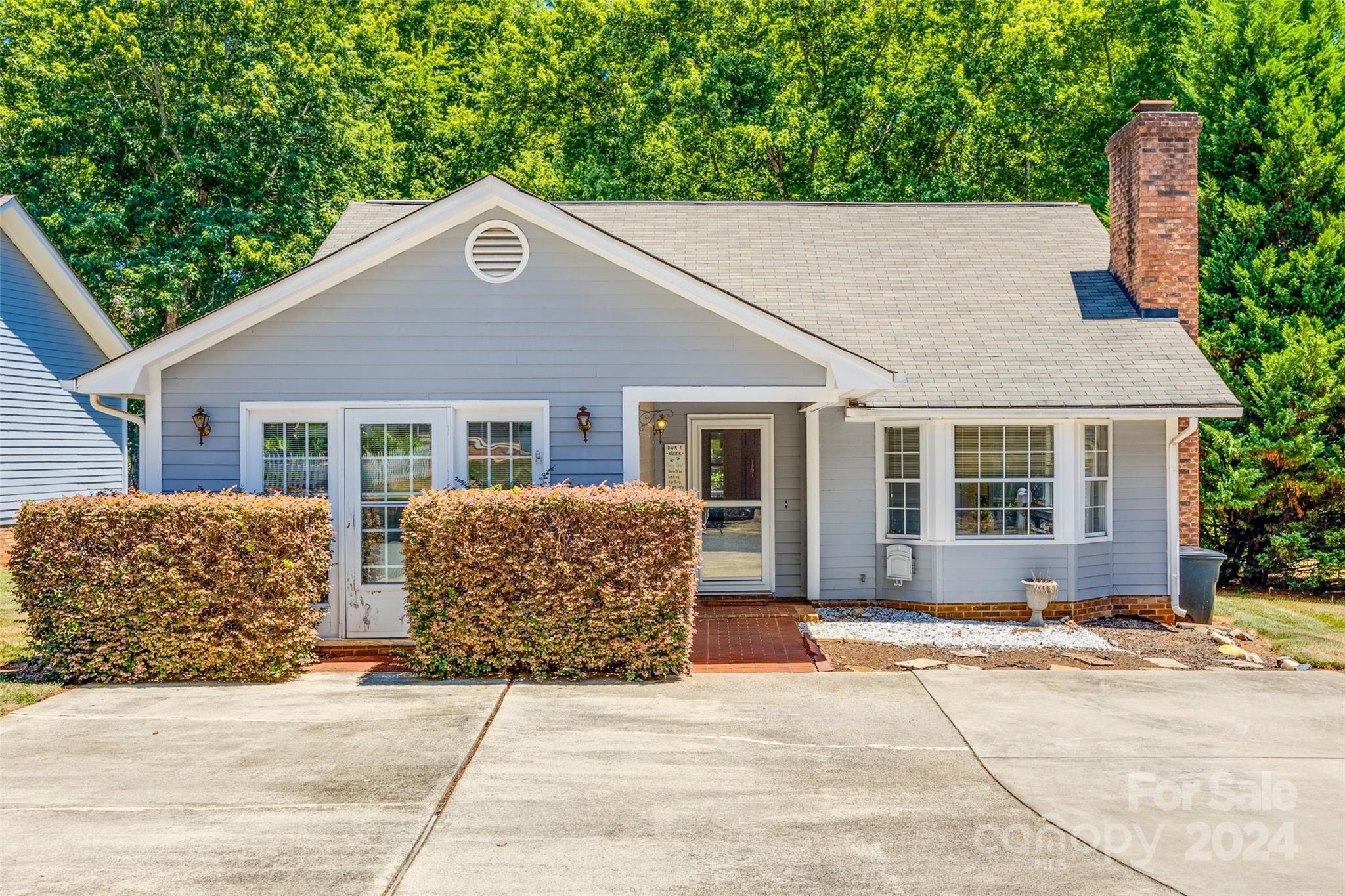 front view of house with a yard