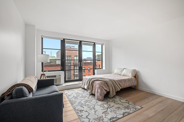 $3,000 | 527 Court Street, Unit 4C | Carroll Gardens