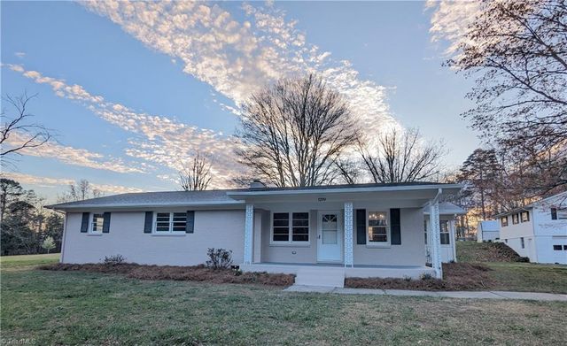 $309,500 | 1299 North Franklin Road | Mount Airy Township - Surry County