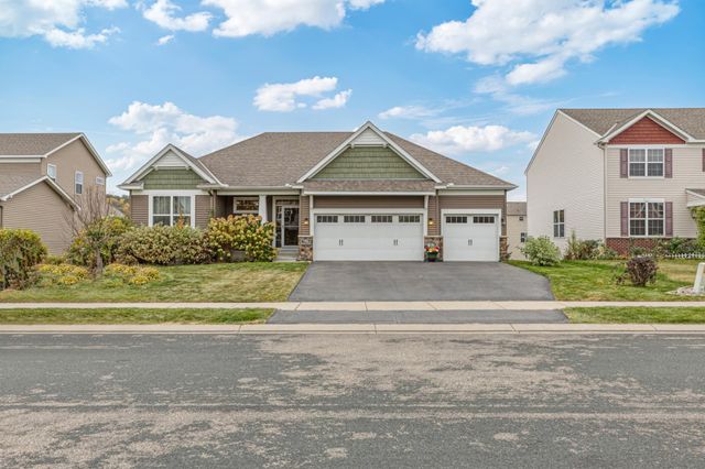 $675,000 | 7996 Spring Lake Drive | Shakopee