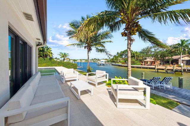 $4,232,000 | 1474 Point Way | Hidden Key