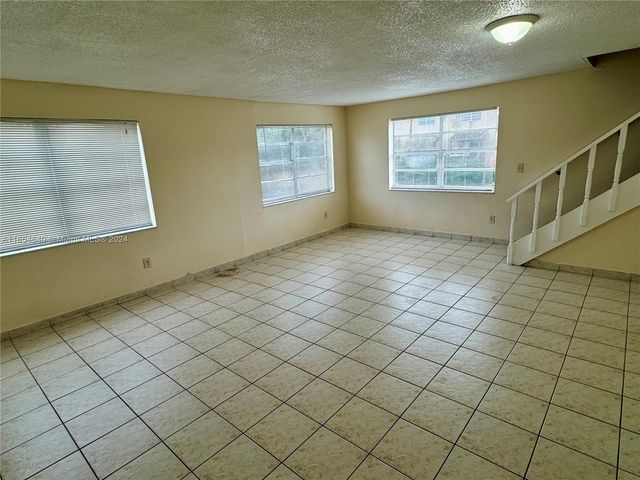 $2,150 | 1305 West 53rd Street, Unit 202 | Hialeah