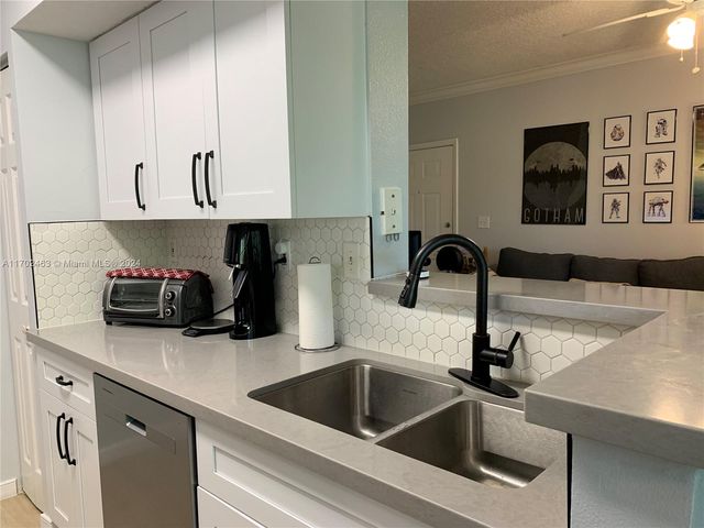 $2,050 | 11601 Southwest 2nd Street, Unit 21304 | Pembroke Lakes South