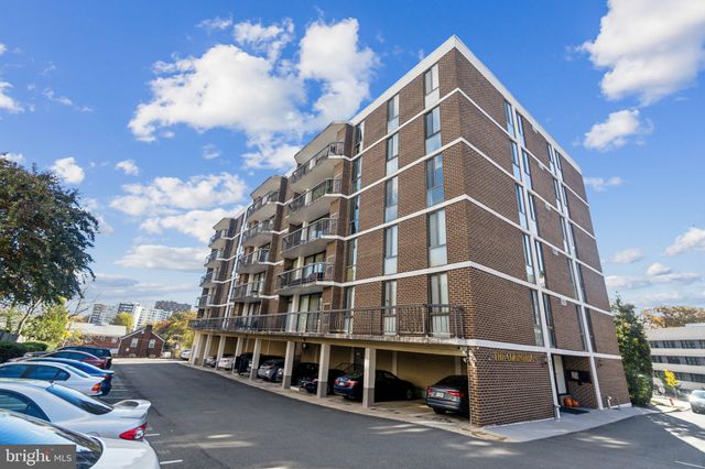 $599,900 | 1401 North Rhodes Street, Unit 305 | Radnor-Fort Myer Heights