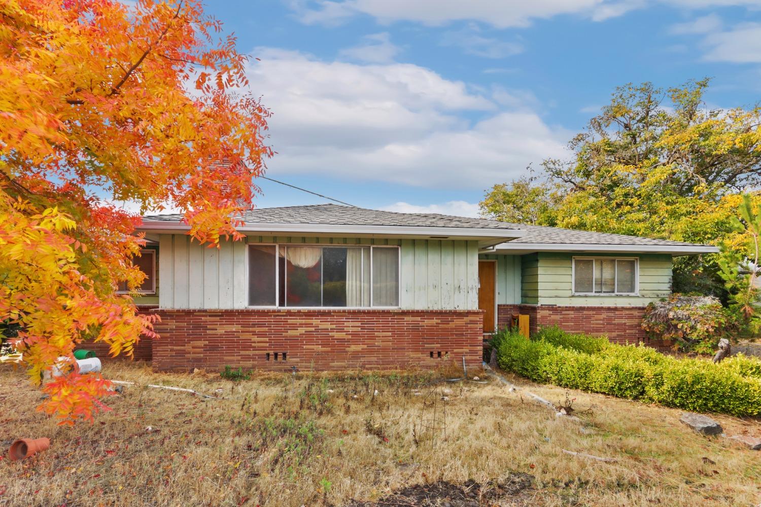 front view of house with a yard