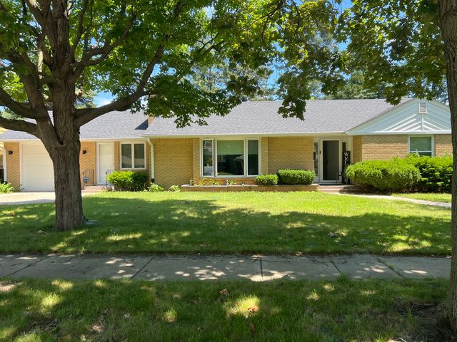 $274,999 | 1010 Woodland Drive | Southeast Rockford