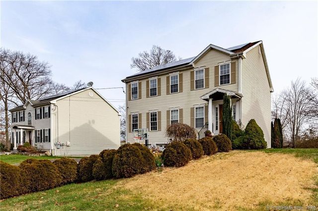 $659,999 | 32 Marshall Avenue | Trumbull