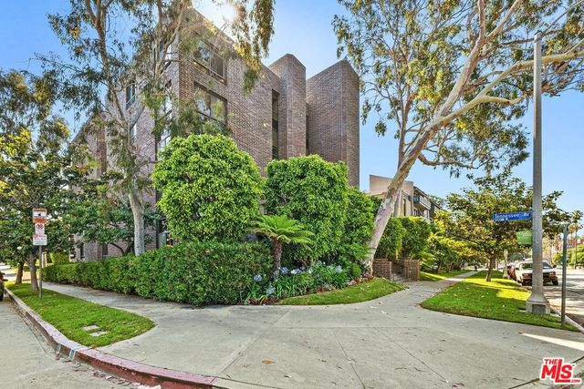 $4,600 | 2304 South Beverly Glen Boulevard, Unit 501 | Century City