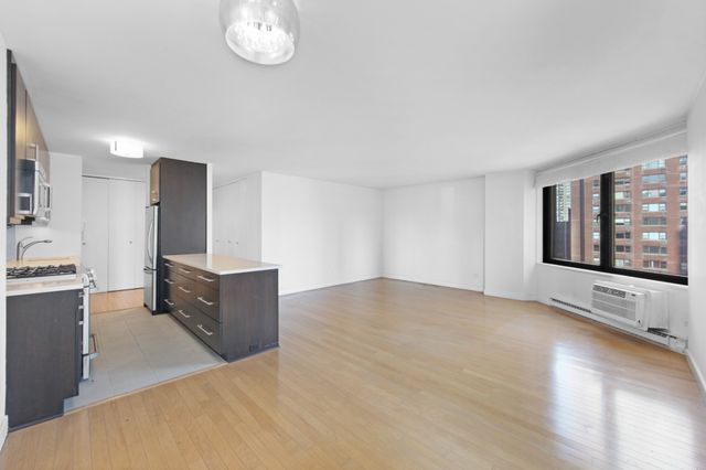 $6,500 | 1641 3rd Avenue, Unit 9K | Upper East Side