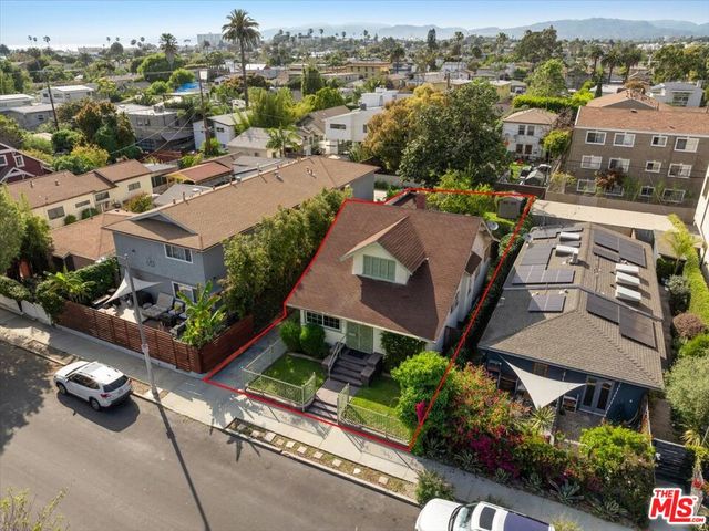 $1,450,000 | 651 Broadway Street | Venice