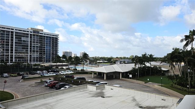 $2,800 | 1965 South Ocean Drive, Unit 3E | Oceanside