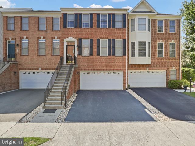 $639,000 | 802 Maple Flats Terrace | Purcellville Ridge