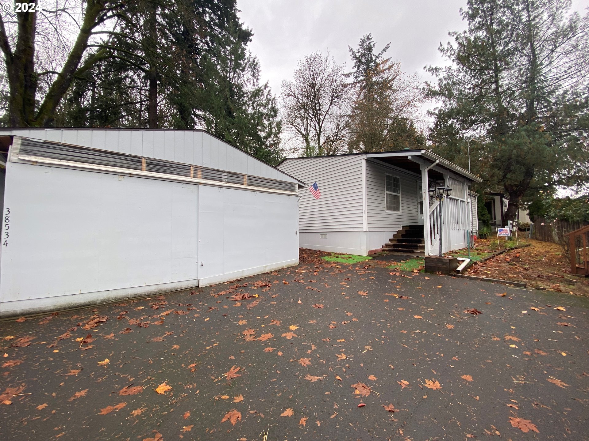 a view of a house with a garage