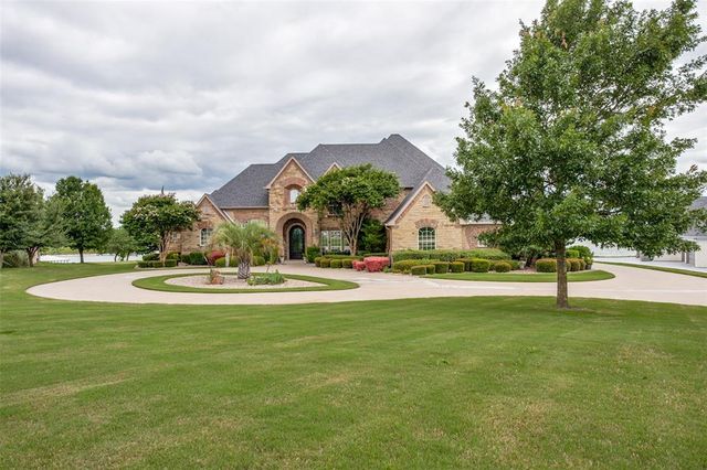 $1,490,000 | 110 Eagle Point Drive | Waxahachie