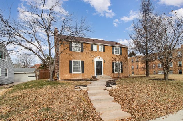 $449,999 | 1845 Ford Parkway | Lanes Highland Park