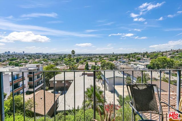 $625,000 | 1923 Molino Avenue, Unit 302 | Signal Hill