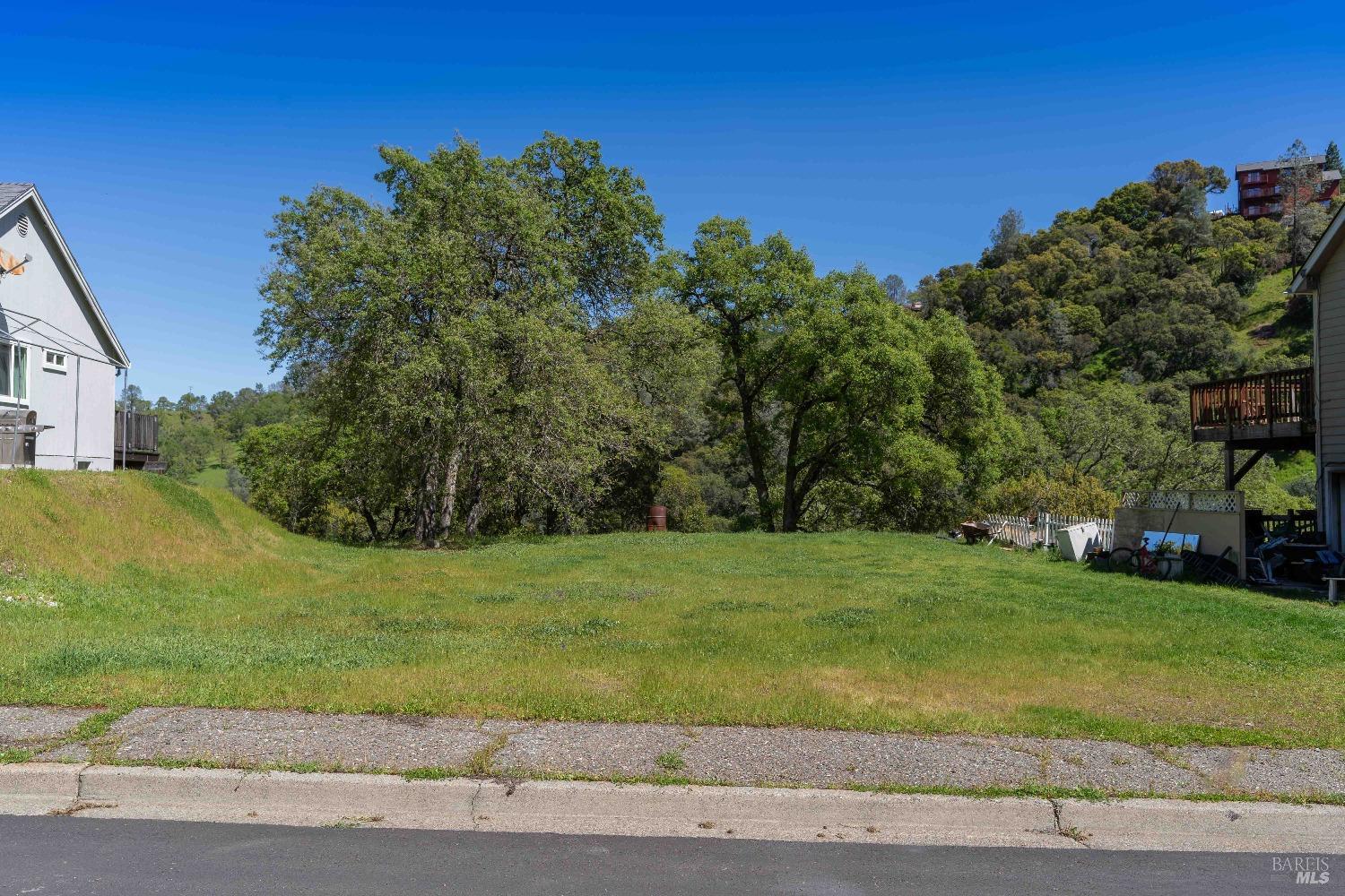 a view of a grassy field