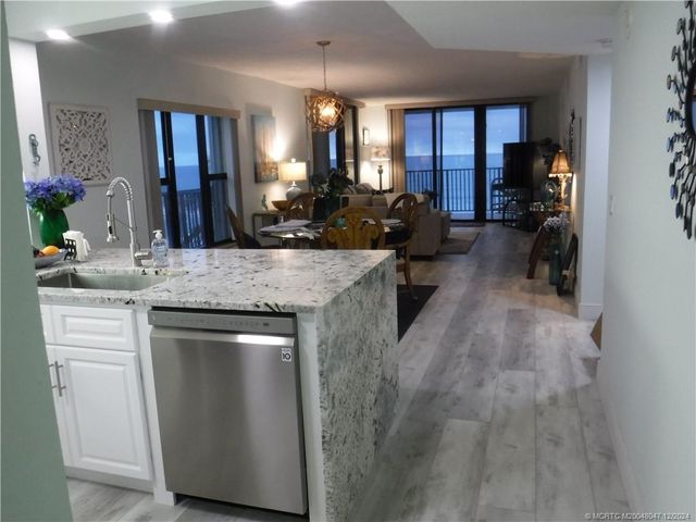 $615,000 | 7380 South Ocean Drive, Unit 517 | Hutchinson Island South