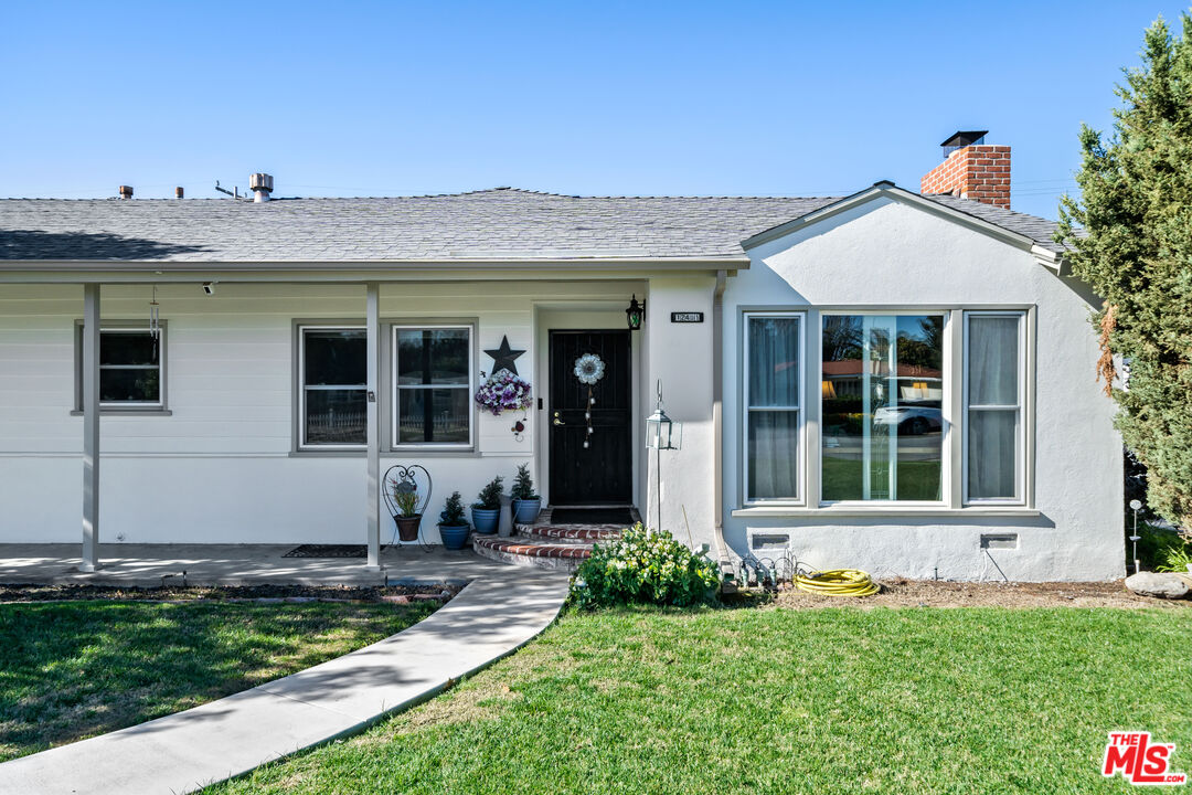 12401 Oakwood Street Garden Grove CA 92840 Compass