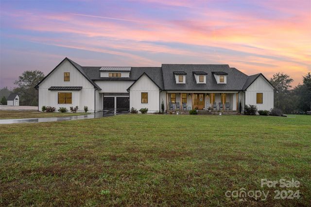 $1,425,000 | 2369 State Rd S-46-172