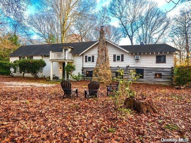 a view of house with a outdoor space