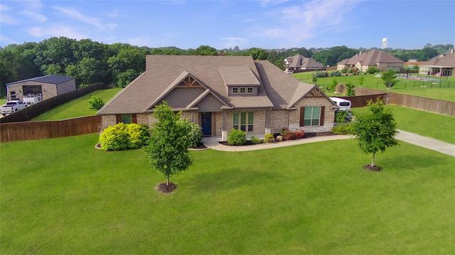 $699,900 | 7230 Woodstream Road