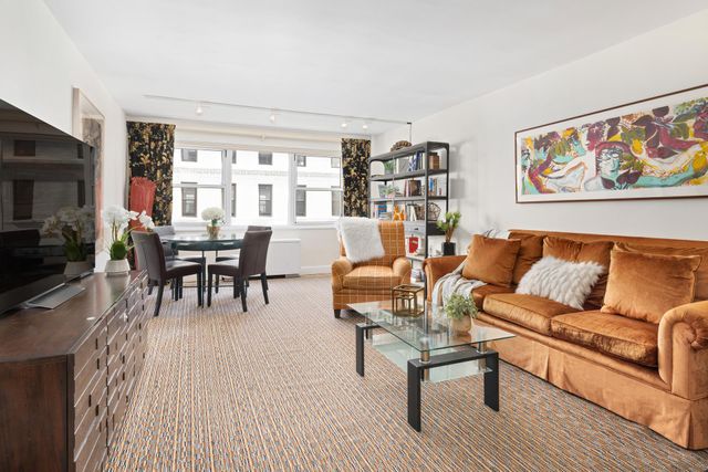 $649,000 | 201 East 66th Street, Unit 5D | Lenox Hill