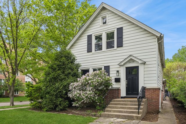 $3,900 | 2429 Central Street | Evanston