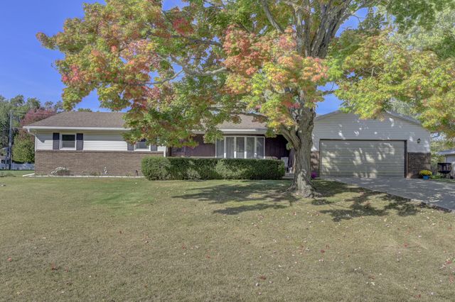 $219,900 | 5883 Darline Drive | Aroma Township - Kankakee County