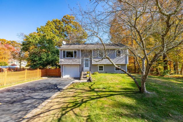 $399,900 | 94 Connecticut Boulevard | Montville