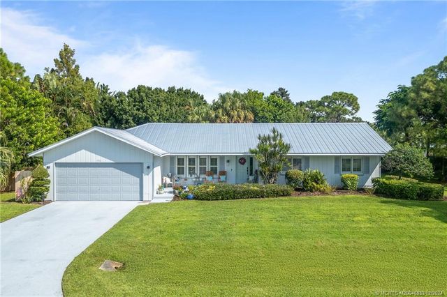 $679,900 | 1996 Southwest Stratford Way | Palm City