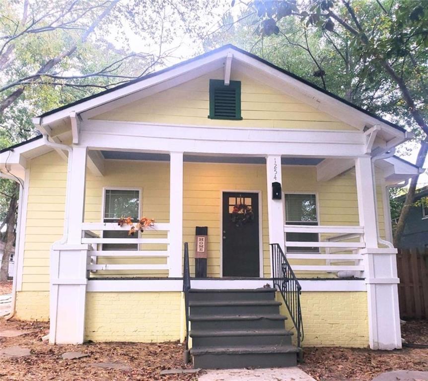 a view of the house front of house