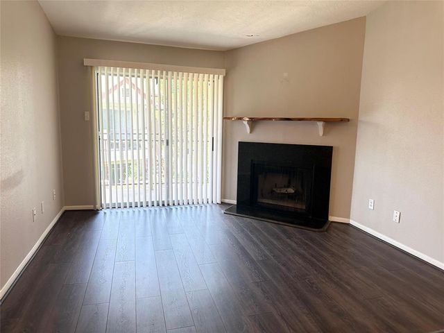 $1,300 | 2120 El Paseo Street, Unit 1404 | Astrodome