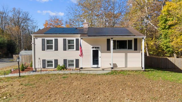 $889,000 | 105 Danbury Road | Wilton