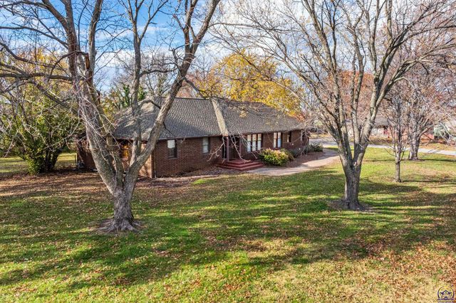 $339,900 | 2105 Southwest Westridge Drive | Topeka