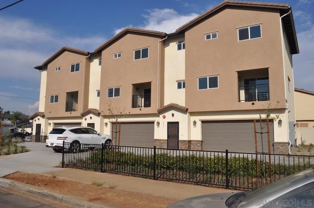 $3,495 | 561 North 3rd Street, Unit 102 | El Cajon